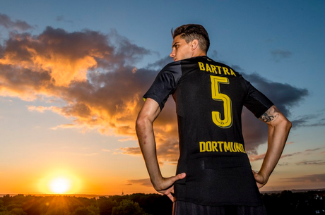 seconda_maglia_Dortmund_2018 (1)
